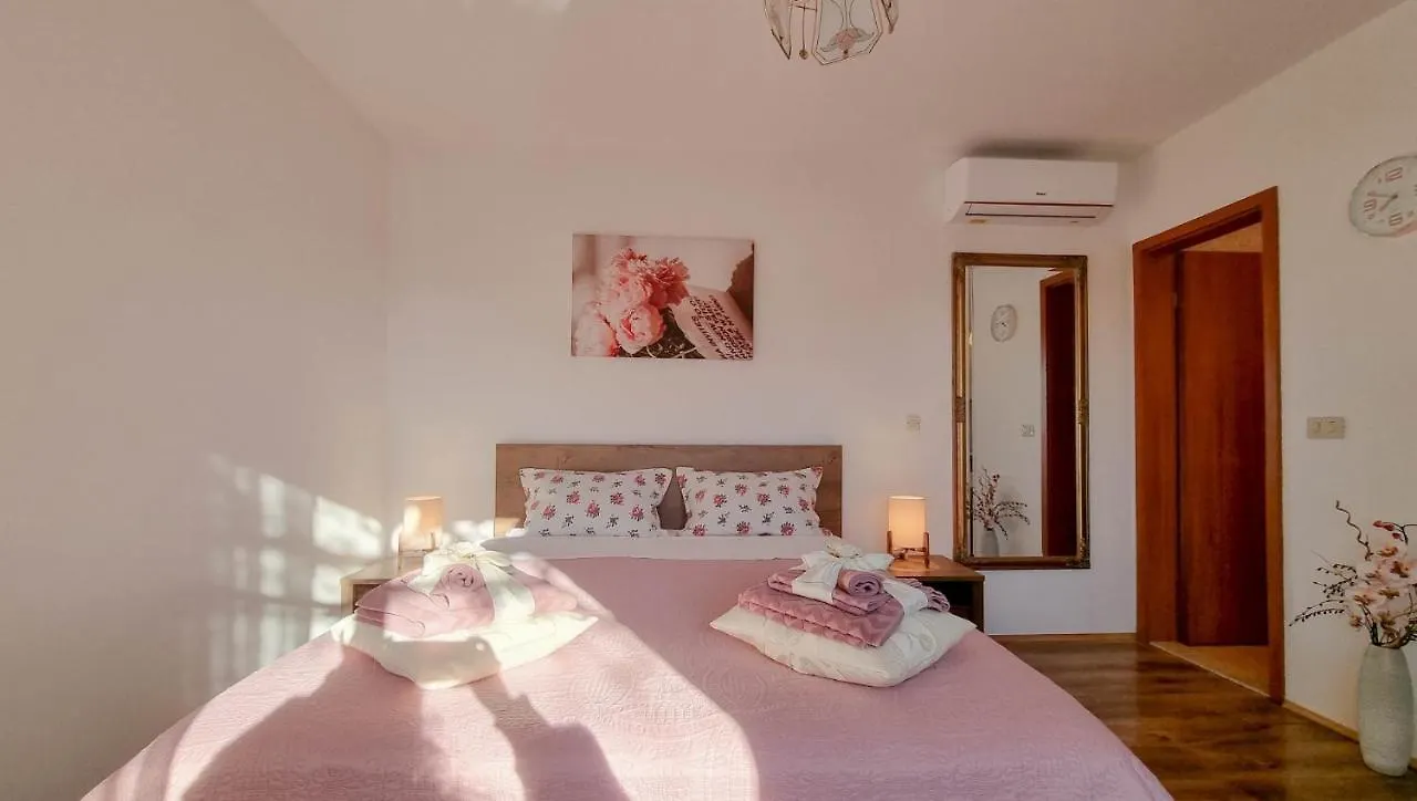 Appartamento Giuli Novigrad Istria 0*,  Croazia